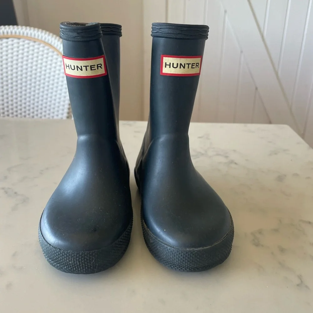 Toddler Navy Hunter Rainboots - Picture 2 of 4